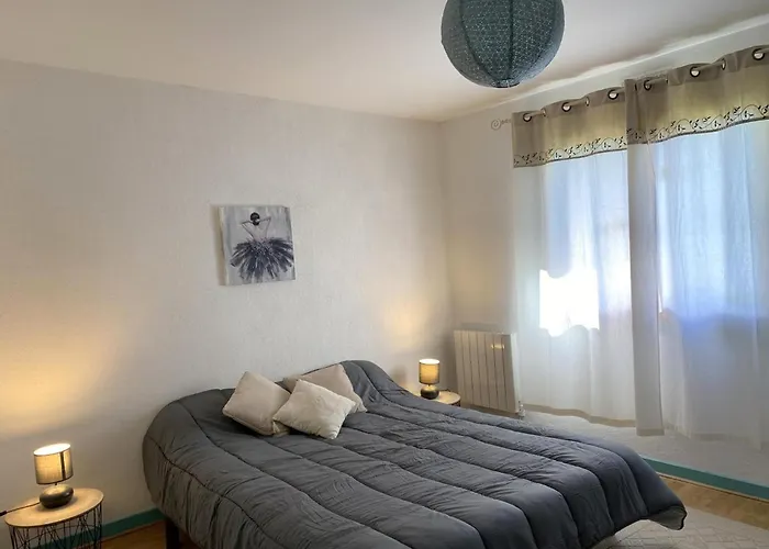 Grand Chalet, Parking, Animaux Admis - 11 Pers. Pres De Vichy - Fr-1-489-625 Le Vernet (Allier)