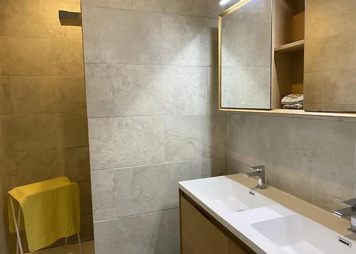 펜션 Grand Chalet, Parking, Animaux Admis - 11 Pers. Pres De Vichy - Fr-1-489-625 *