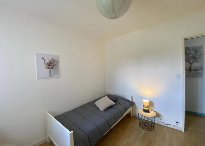 Grand Chalet, Parking, Animaux Admis - 11 Pers. Pres De Vichy - Fr-1-489-625 펜션